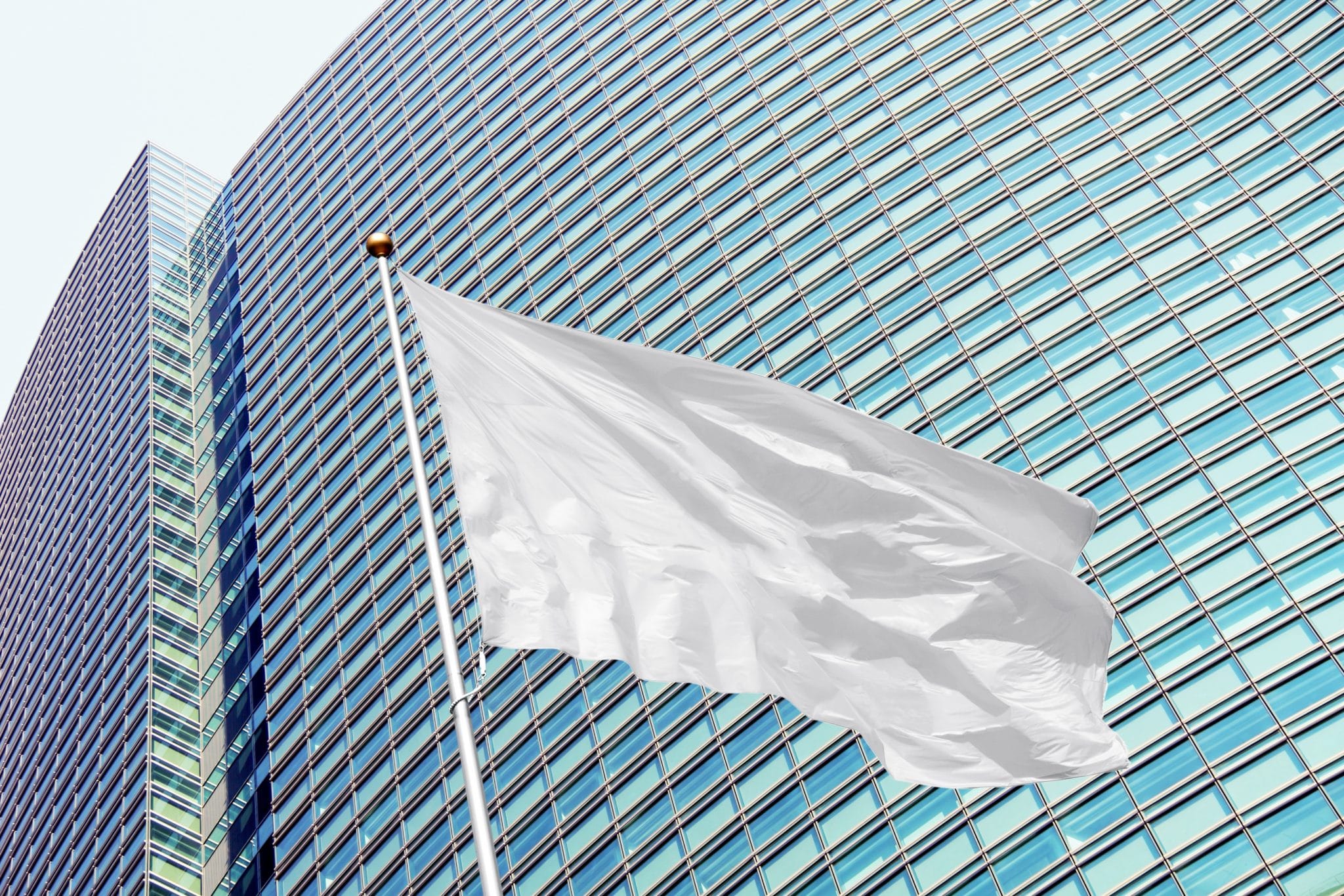 Pourquoi privilégier un mât pour drapeau dans votre communication publicitaire ?